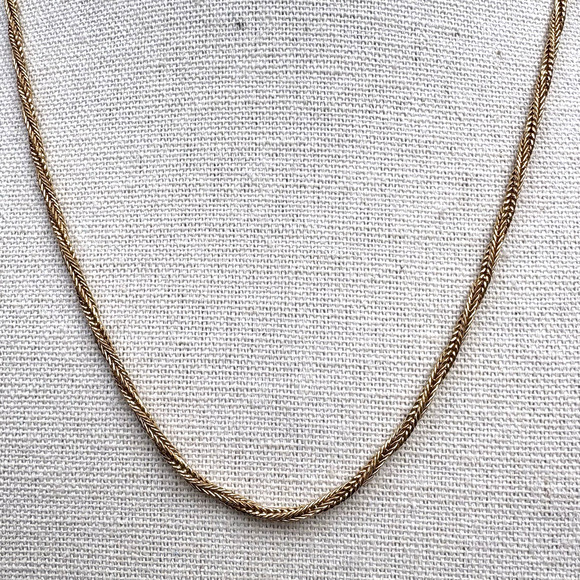 Vintage Monet Twist Rope Chain Gold Tone Choker Necklace 17.5" Dainty Minimalist - Picture 1 of 5